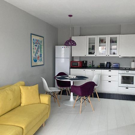Apartamentul Max, Practic Si Confortabil 拉迪亚 外观 照片